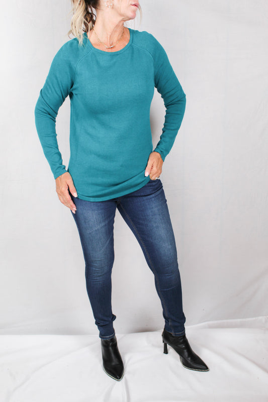 F22100-F - Fanfare - Fine Gauge Round Hem Sweater A2190 - Pack