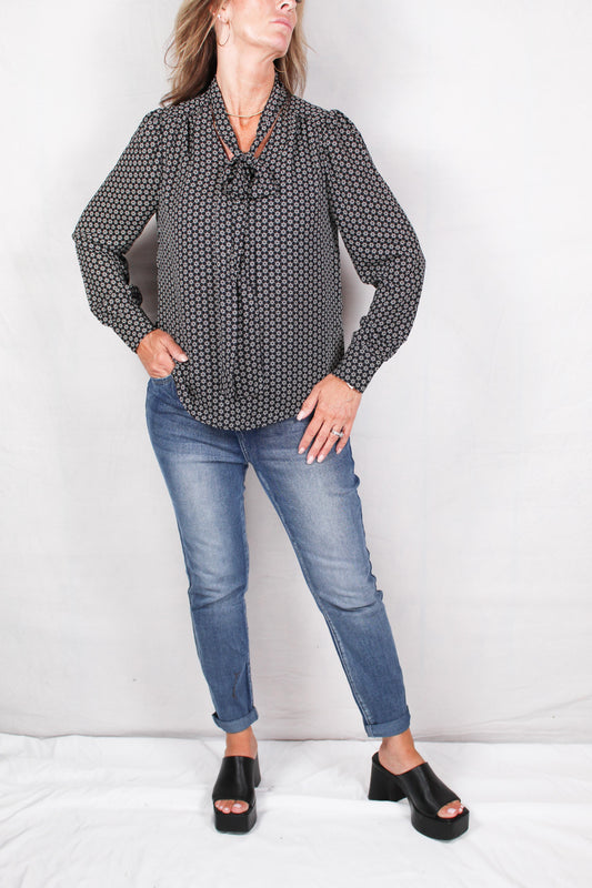 MT8150904-B - Black/White - Long Sleeve Printed Blouse w/ Bow A2690 - Pack