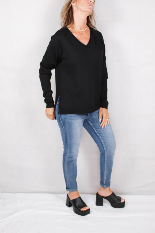 FS50043A-B - Black - V-Neck Long Sleeve Sweater A2706 - Pack