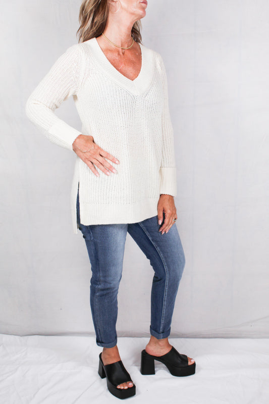 GS00531-P - Pristine - V-Neck Sweater Tunic With Rolled Cuff A2727 - Pack