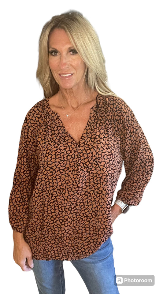 7131-B - Brown/Black Floral - 3/4 Sleeve V Neck Popover w/ Elastic Cuff A2731 - Pack