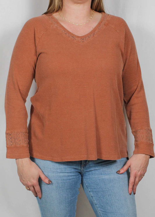 MX1Y889-K - Kentucky Bourbon - 3/4 Sleeve Lace Insert Hi/Low V Neck Top with Lace Inserts A2507 - Pack